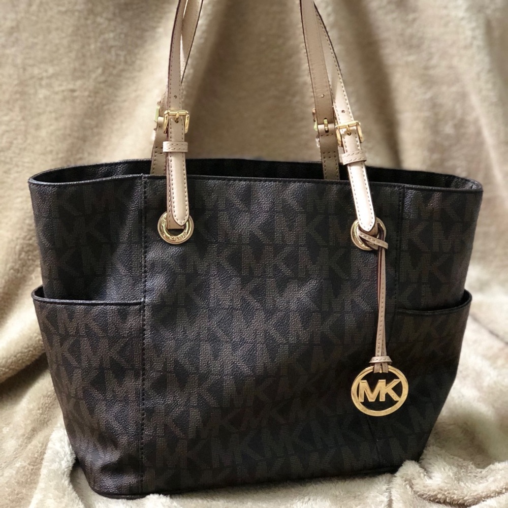 Brown Michael Kors leather tote bag 💼